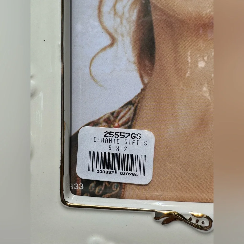 Fetco Ceramic White Ornate Picture Frame with Elegant Accents